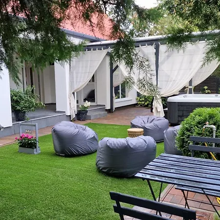 Eden Pihenohaz דירה *