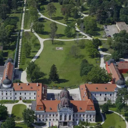 Eden Pihenohaz דירה